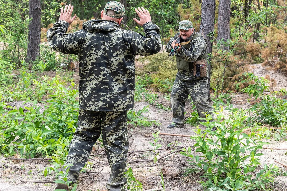 Частота для сдачи в плен. Листовка от немцев о сдаче в плен. Частота для сдачи в плен. Частота для сдачи в плен. Украинские раненые пленные.