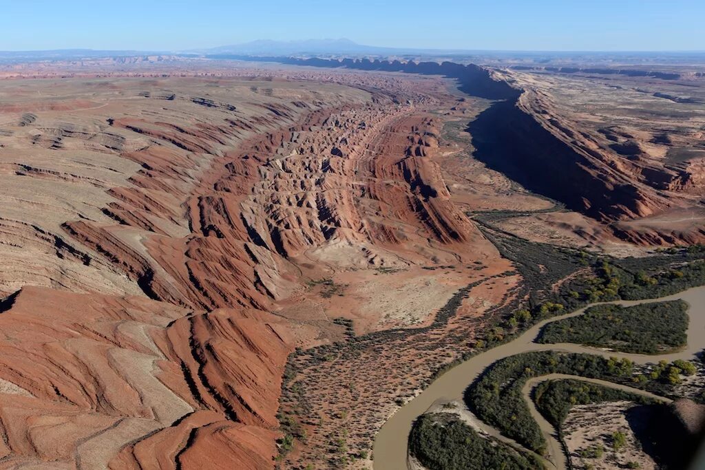 Гранд каньон древний карьер. Чукикамата месторождение меди. Земля рудник. Земля выработанный гигантский карьер гранд каньон. Гранд каньон древний карьер.