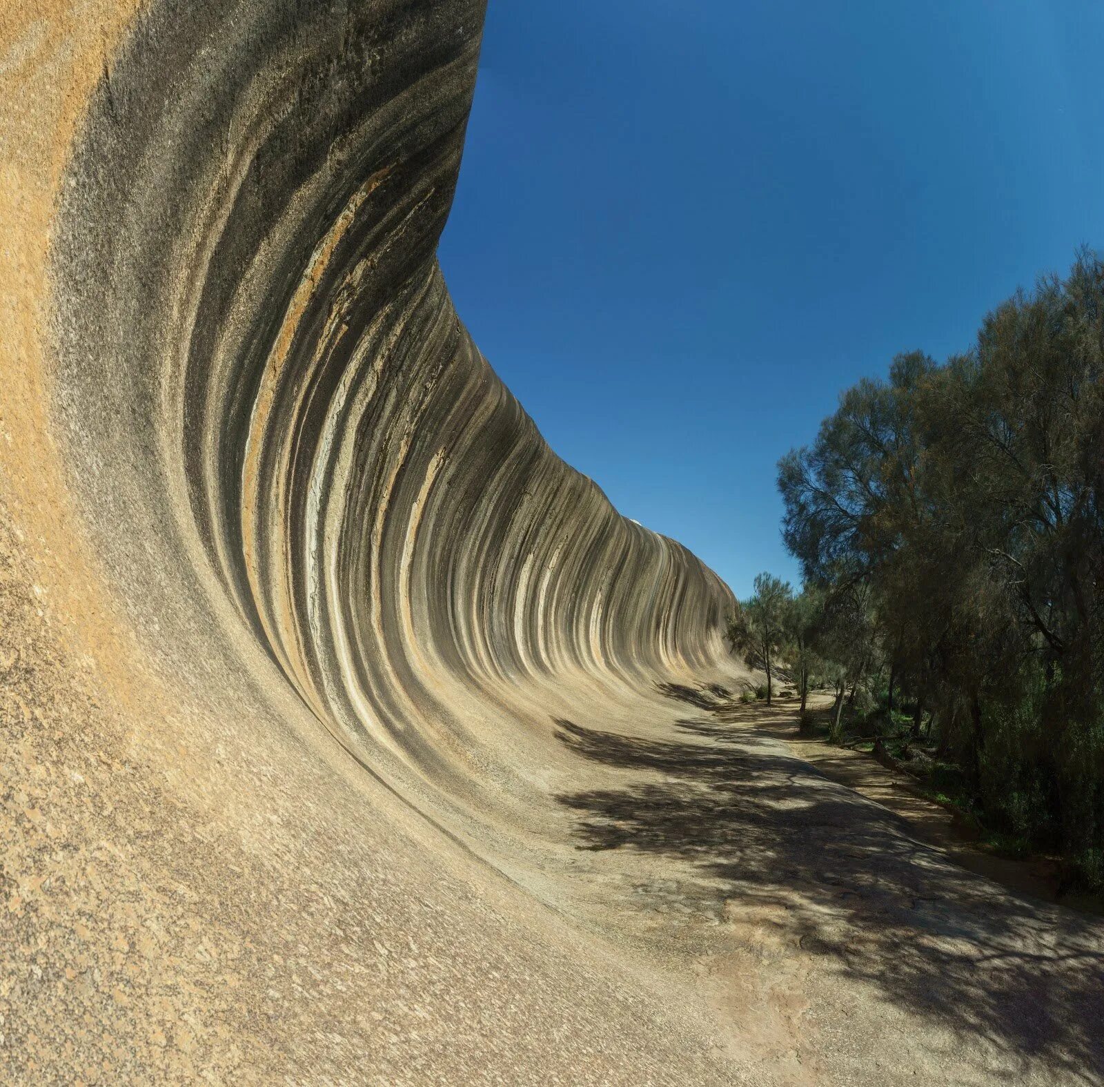 Покраше ая стена. Скала каменная волна в Австралии. Скала «каменная волна» (Западная Австралия). Каменная волна Хайден Австралия. Каменная волна в Австралии фото.