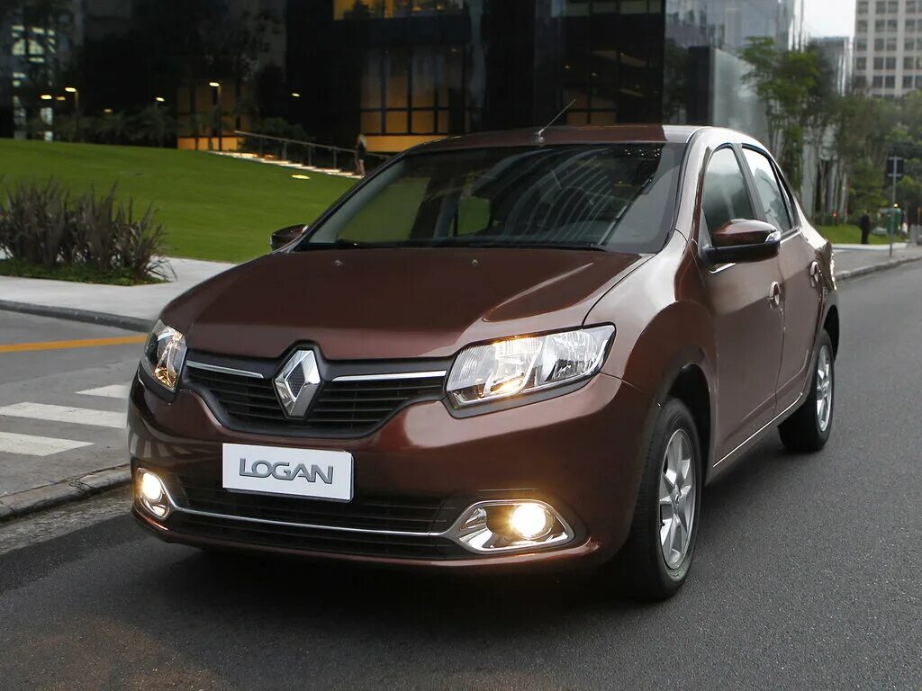 Рено логан сколько поколений. Renault Logan 2013. Новый Рено Логан. Renault Logan новый. Renault Logan 2 поколение (2013-).