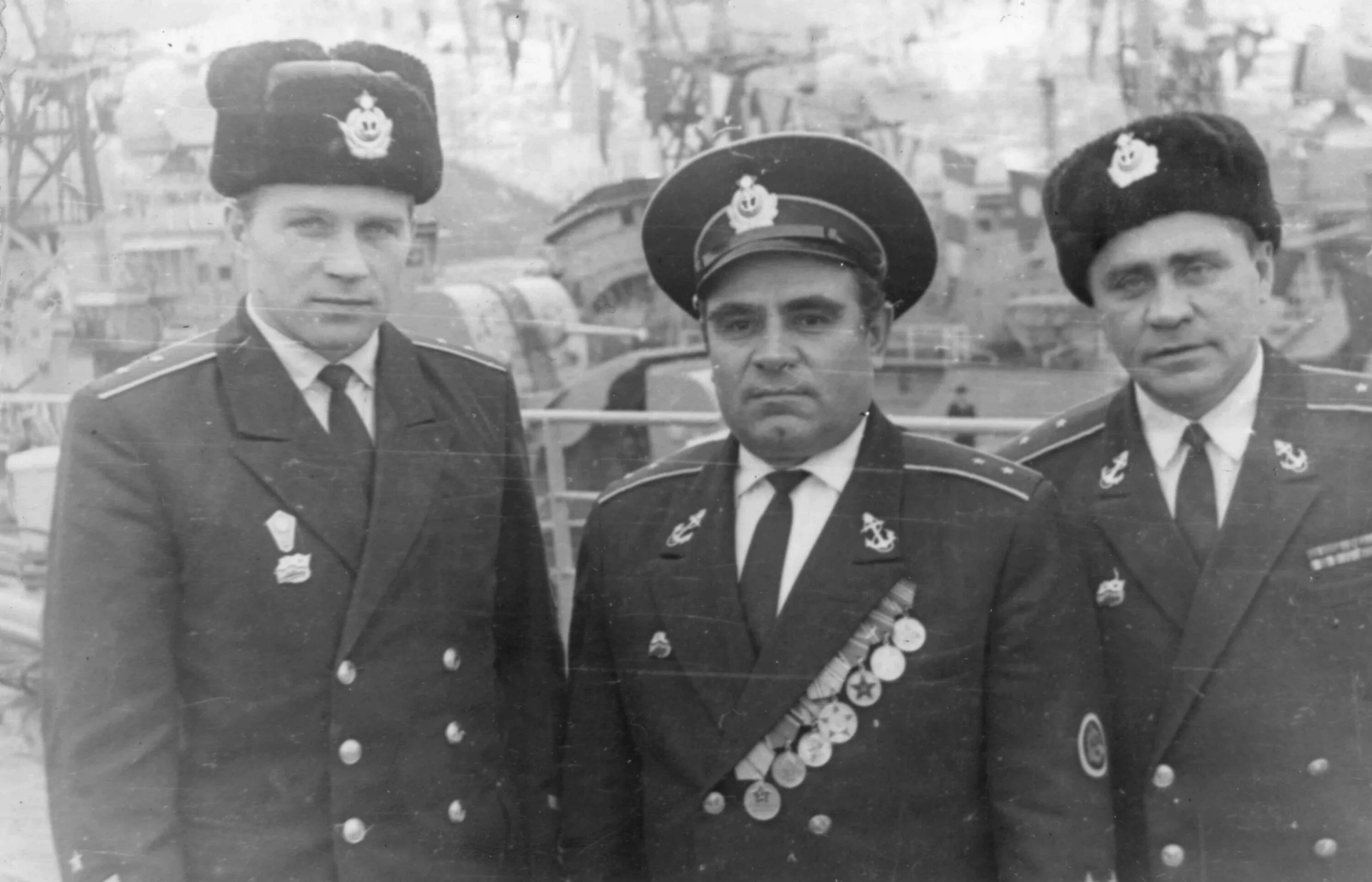 Мичман возраст. Старший мичман вмф ссср. мичман 1943. форма мичмана вмф ссср. капитан мичман.