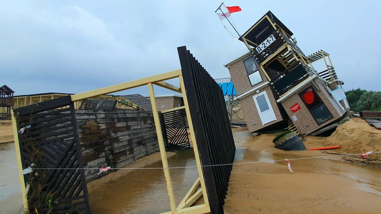 Переполненные пляжи анапы. Пляжи анапы эвакуировали. Пляж анапы центральный пляж. Анапа бег. Пляжи анапы эвакуировали.