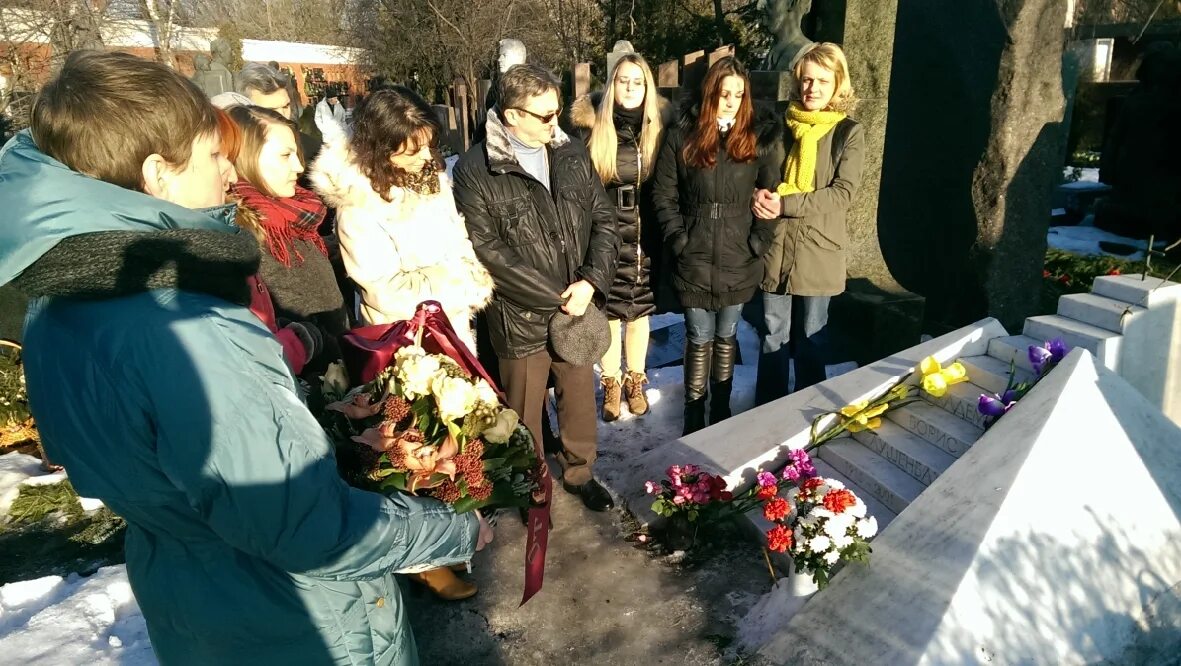 Умерев верь ему