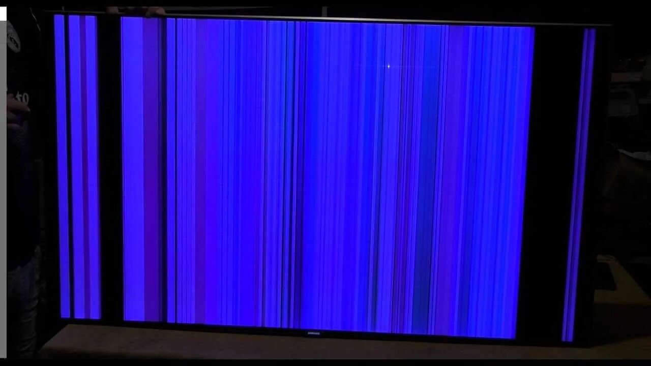 Горизонтальные полоски на матрице телевизора. Жк полосы. Новостройки в казани авиастроительный район. Телевизор филипс горизонтальные полосы на экране. Жк полосы.
