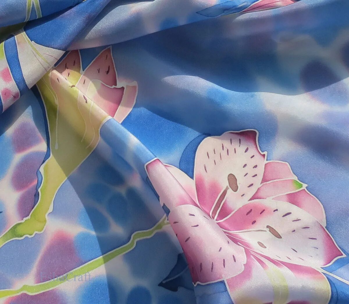 Анютины глазки батик. Батик многослойная техника. Батик. Батик свободная роспись техника. Техника росписи батик.