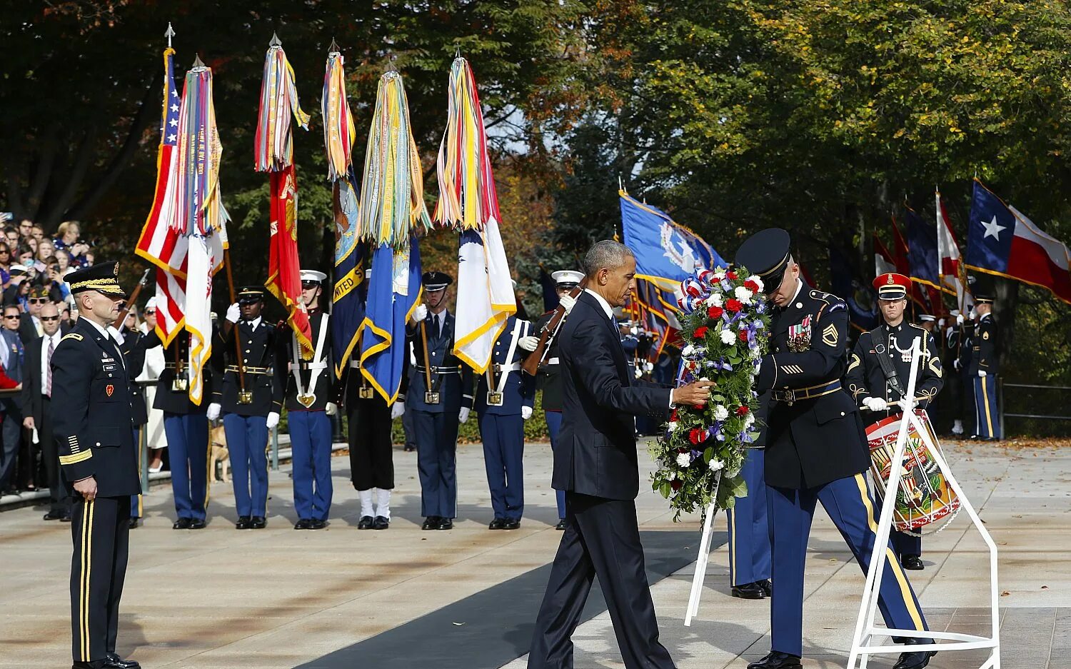 Veterans day. Veterans Day в США. День ветеранов 11 ноября в США. Парад ветеранов США. Национальный день ветеранов в Финляндии.