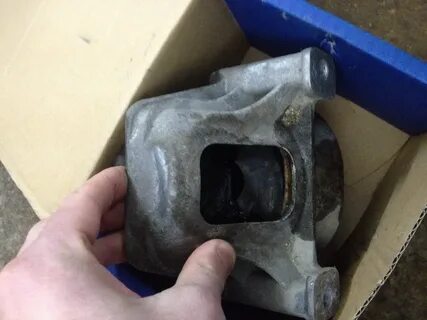 Когда менять опору двигателя