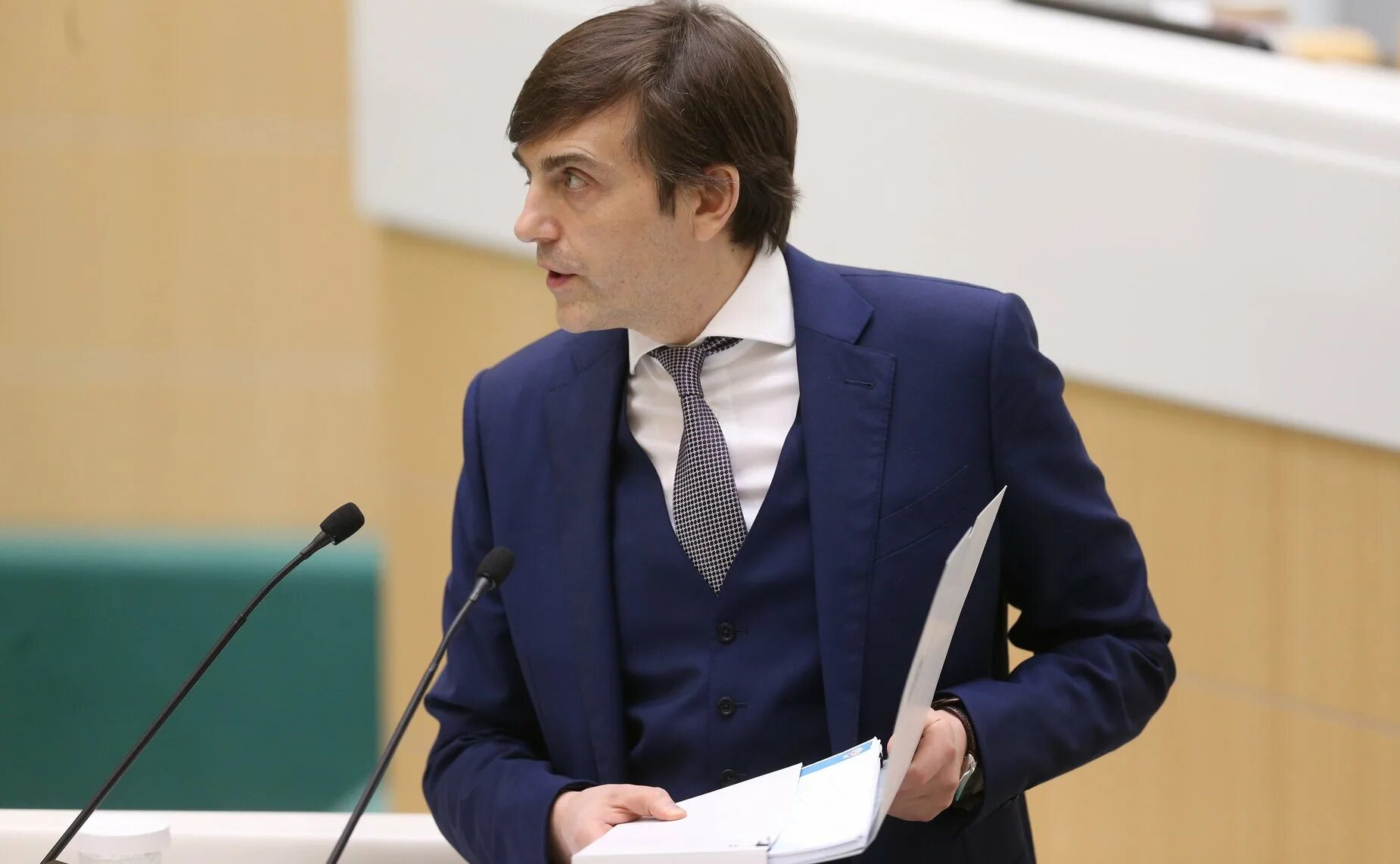 Министр значение. Кравцов министр просвещения.