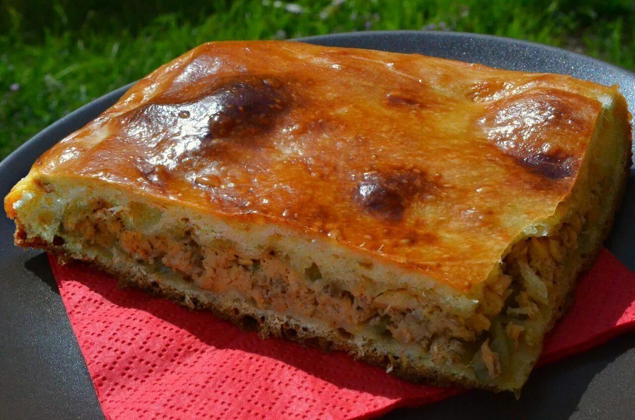 Скорые пироги. Пироги. пироги с рыбой. вкусный пирог с рыбой. пирог с рыбой в духовке.