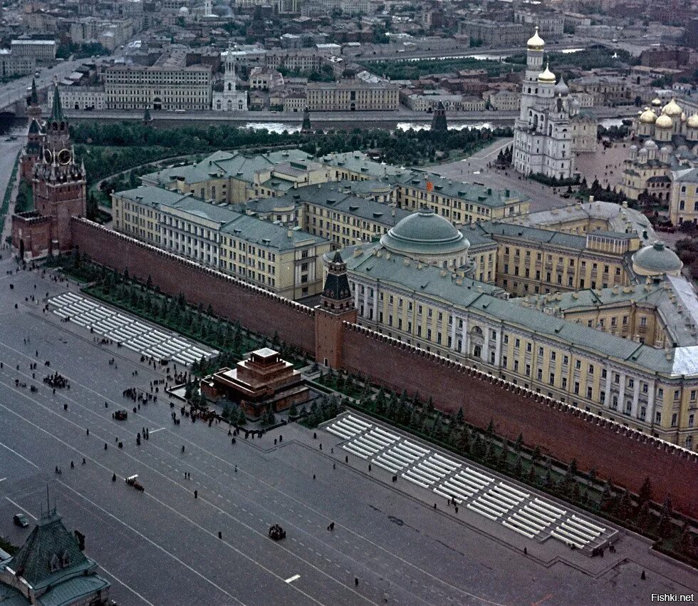 Какую площадь московский кремль. Сенатский дворец московского кремля. московский кремль с высоты птичьего полета. московский кремль сверху. московский кремль 1959.