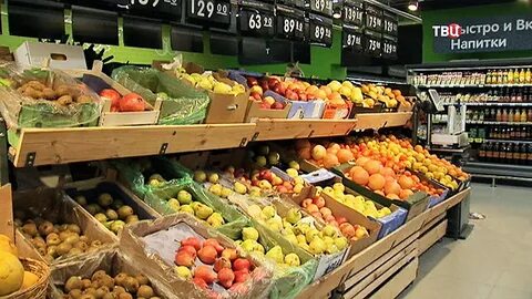 На прилавках магазинов города лежат отборные овощи