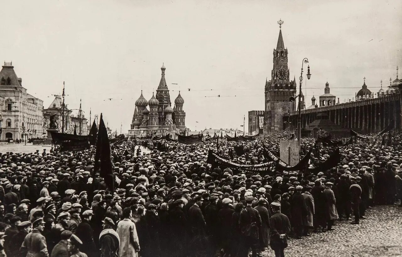 Революция 1917 в москве. Красная площадь 1917. Революция в Москве 1917. Красная площадь в 1917 г.. Россия 1917 Москва.