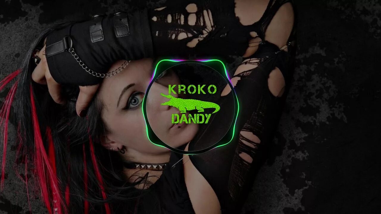 Кендра реперша уралмаш. Рэп девушки. Девочка с рэп. Тату девушка в очках. Девочка с рэп.