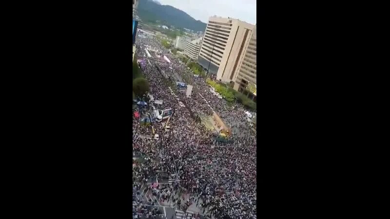 Москва сеул прямой. Протесты в южной корее 2025. протесты в сеуле 2025. сеул 2025. южная корея протесты 80.