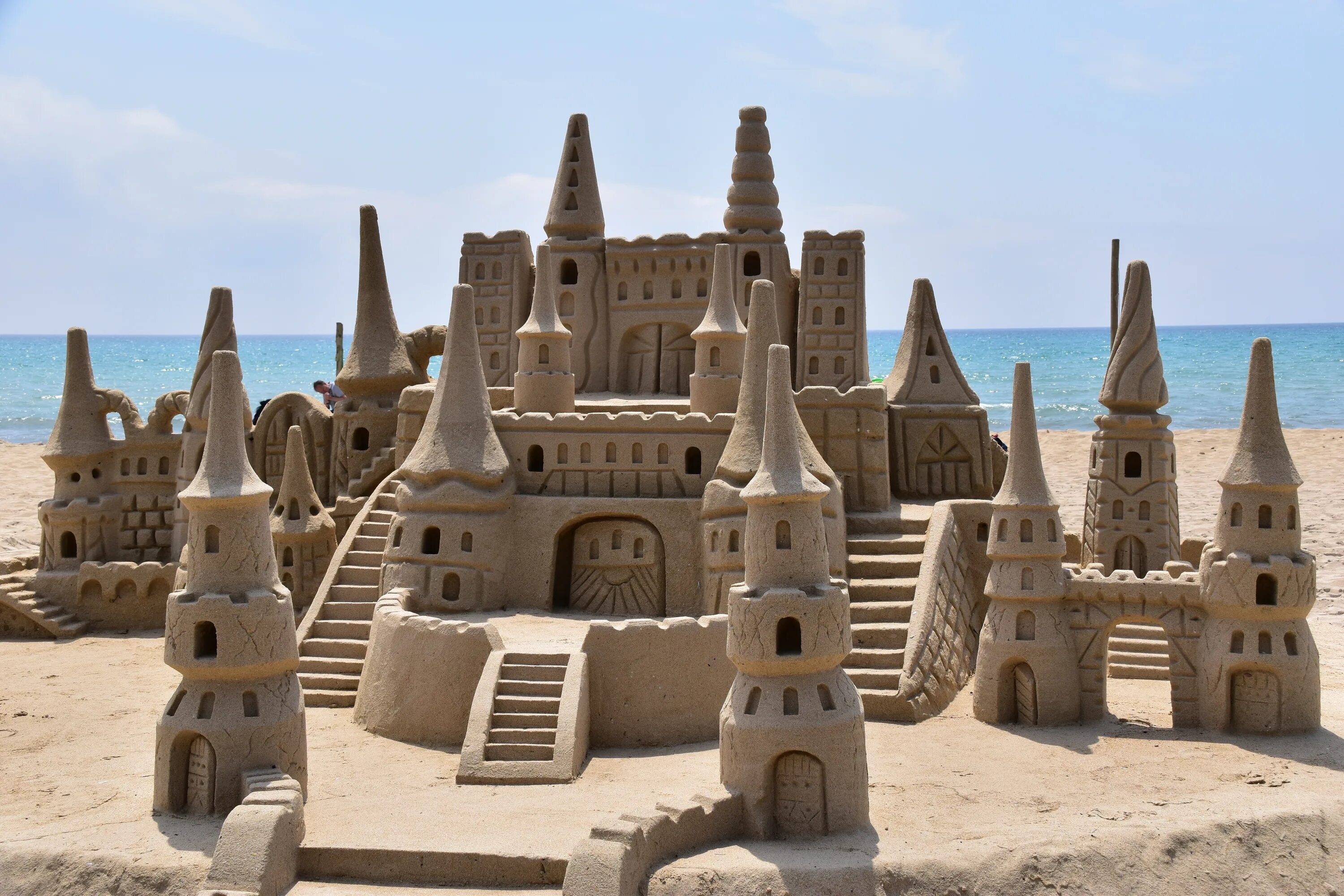 Песочный замок. Домик из песка. Дворец из песка. Замок из песка на пляже. Sandcastle picture