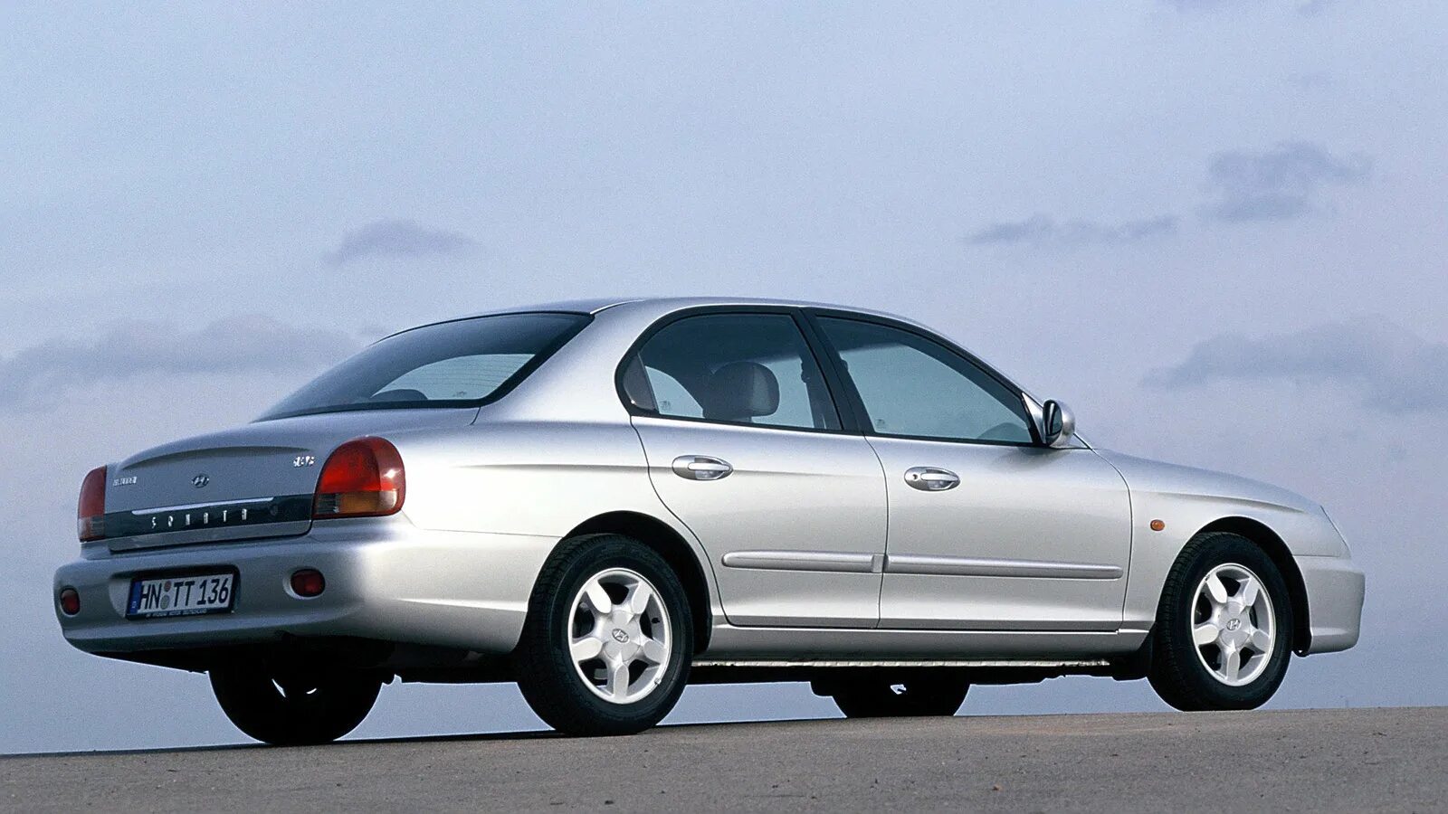 Соната 2 поколения. Hyundai Sonata EF 1998. Hyundai Sonata 2001. Hyundai Sonata IV (EF) 2001. Hyundai Sonata 4.