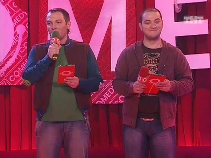 Сестры зайцевы царь. Сёстры Зайцевы comedy Club. Дуэт из камеди клаб сестры Зайцевы. Сестры Зайцевы стендап. Сестры Зайцевы камеди 2023.