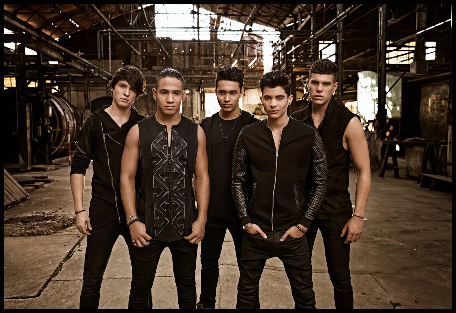 Группа CNCO. CNCO 2022. Группа CNCO участники. CNCO 2021. Группа мальчики и парни