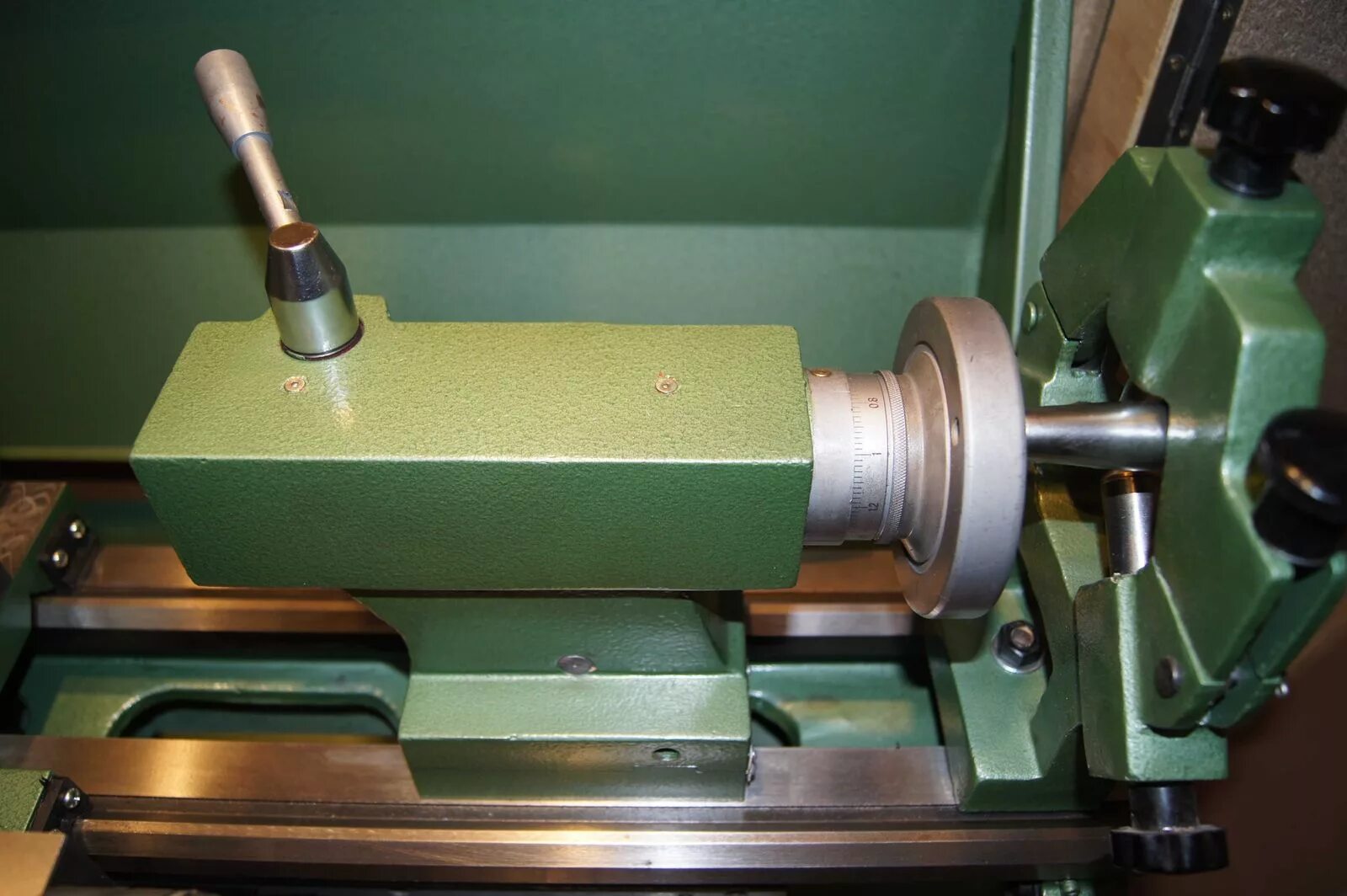 токарный станок корвет 403. Cq-6126 станок. задняя бабка китайский чпу регирловка. пневмо задней бабки 16к20. задняя бабка удг 250.