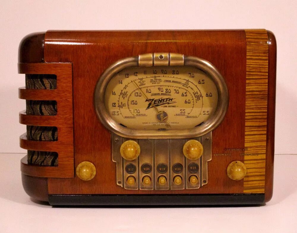 Приемник под. Деревянный радиоприемник. Elta радиоприемник. Ламповый радиоприемник zenith. Ретро приемник am/fm elta 1234pw.