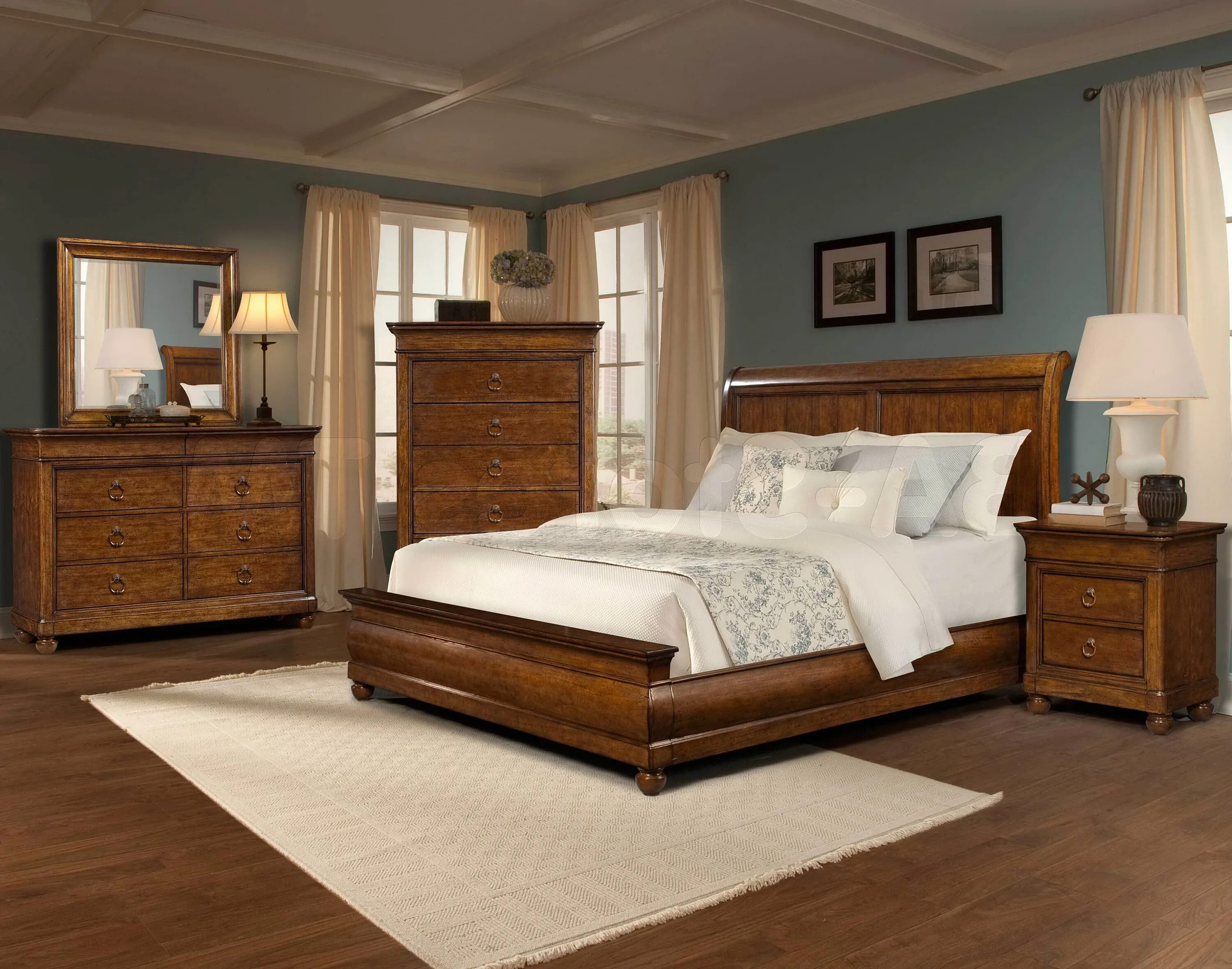 Спальня. Спальни из массива дерева. Спальня с деревянной мебелью. Деревянная мебель в интерьере.