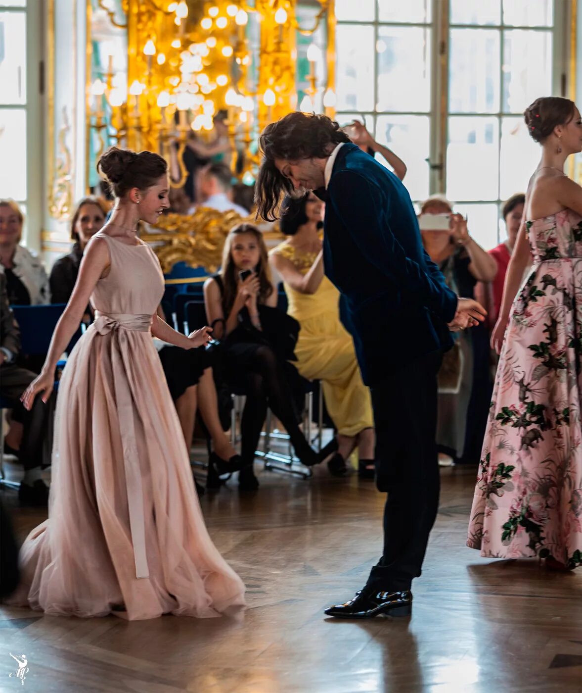 приглашение на весенний бал. пушкинский бал платья. выпускной бал. весенний бал афиша. книги про истинные пары.