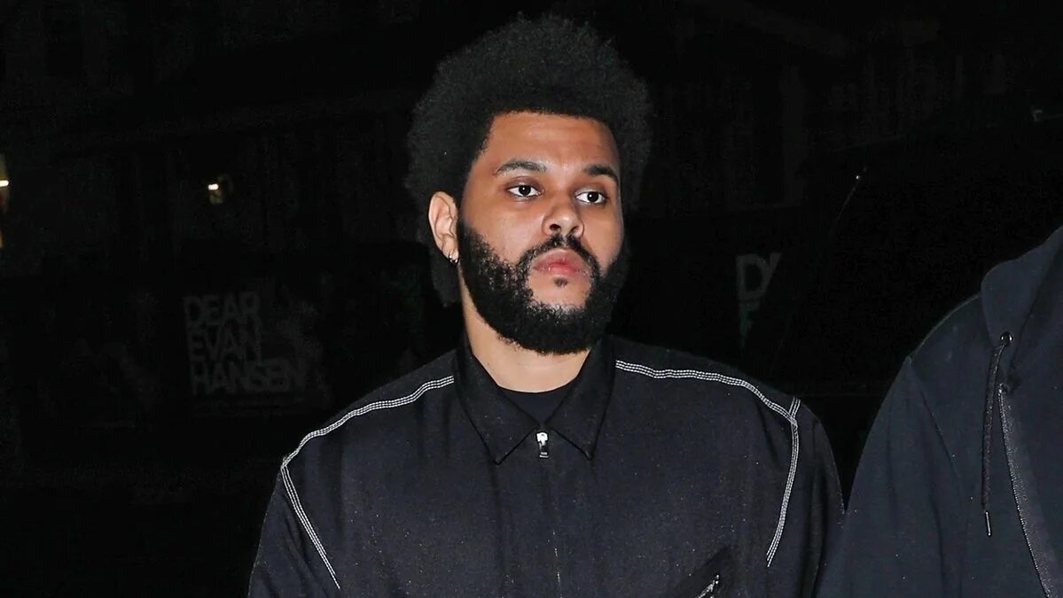 Old dawn. The weeknd 2025. the weeknd dawn fm 2025. the weeknd dawn fm. the weeknd с фанатами.