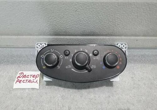 Купить блок индикации отопления на рено логан 1 поколения 6001551698. Блок управления печкой дастер. Блок управление печкой логан 2005. Панель отопителя дастер. Дастер управление отопителем.
