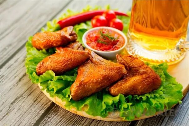 Копченые куриные крылышки. Копченые крылышки. крылья куриные копченые. копчёнов куриные крылышки.