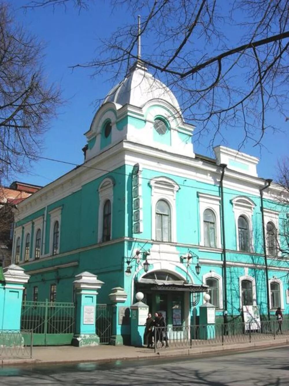 Здание театра тинчурина в казани. Татарский театр казань тинчурина. Татарский театр оренбург. Театр драмы и комедии казань. Татарский театр казань тинчурина.