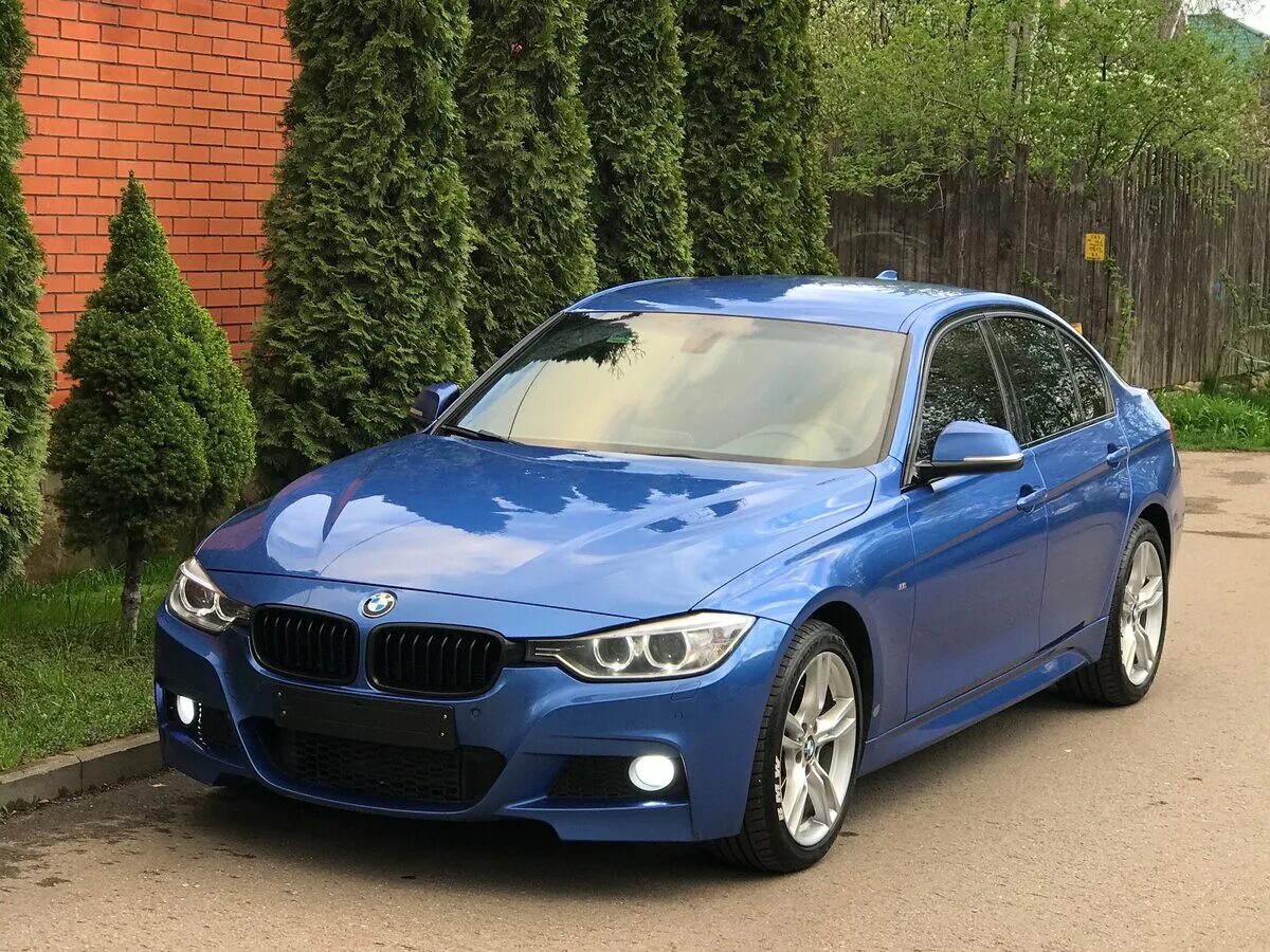 Купить в новгороде бмв. BMW 3 320i XDRIVE синяя. БМВ 320 синяя. BMW 320i XDRIVE 2014. БМВ синяя.