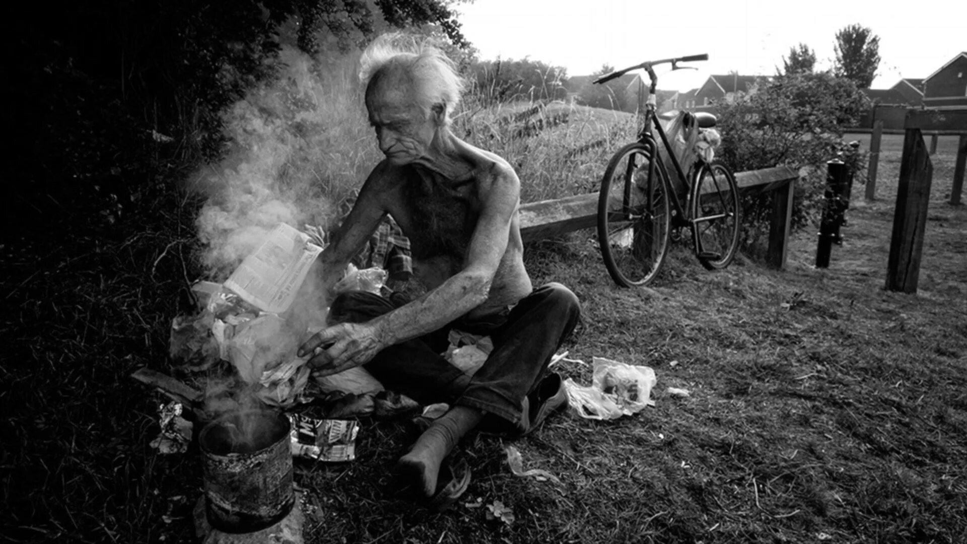 Сжигать бомжей. Душещипательные картинки. Фотография бомжа американского фотографа.