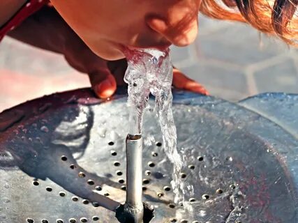 Льется вода слушать
