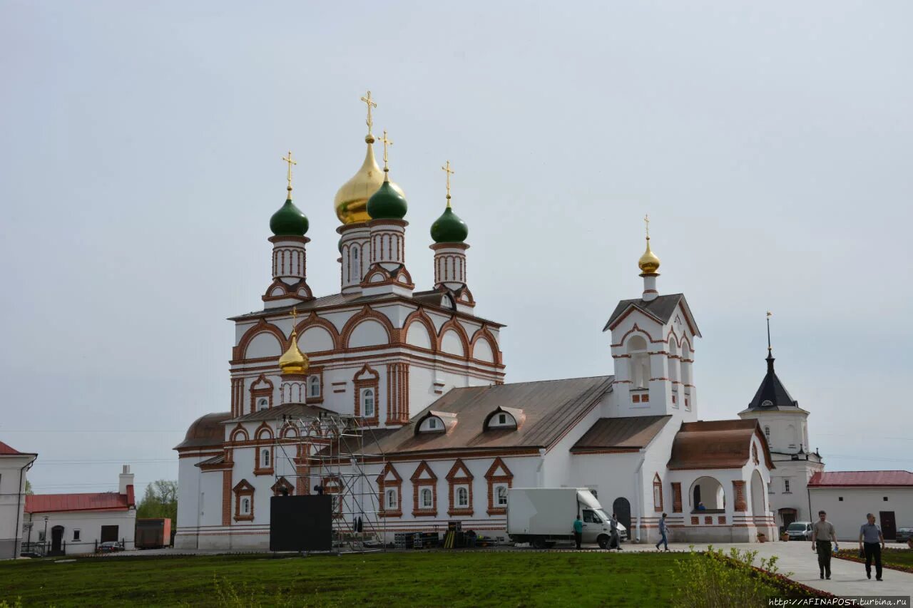 Троице-Варницкий монастырь. Троицко Сергиевский Варницкий монастырь. Варницкий монастырь Ростов Великий. Троице-Сергиев Варницкий монастырь Ростов.