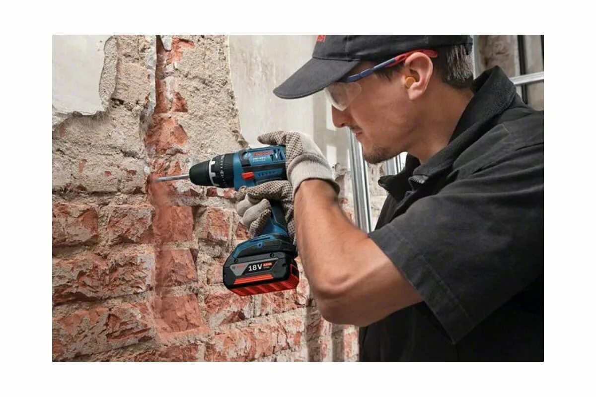 Аккумуляторный ударный шуруповерт bosch gsb 183 li. Дрель-шуруповерт bosch gsb 18v-50. дрель в работе. дрель ударная в работе. bosch power tools.