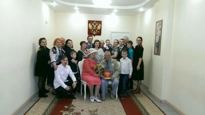 Черногорска республики хакасия. Загс республики хакасия. Загс комсомольск на амуре. Космонавтов 3 черногорск. Парикмахерская саяногорск.