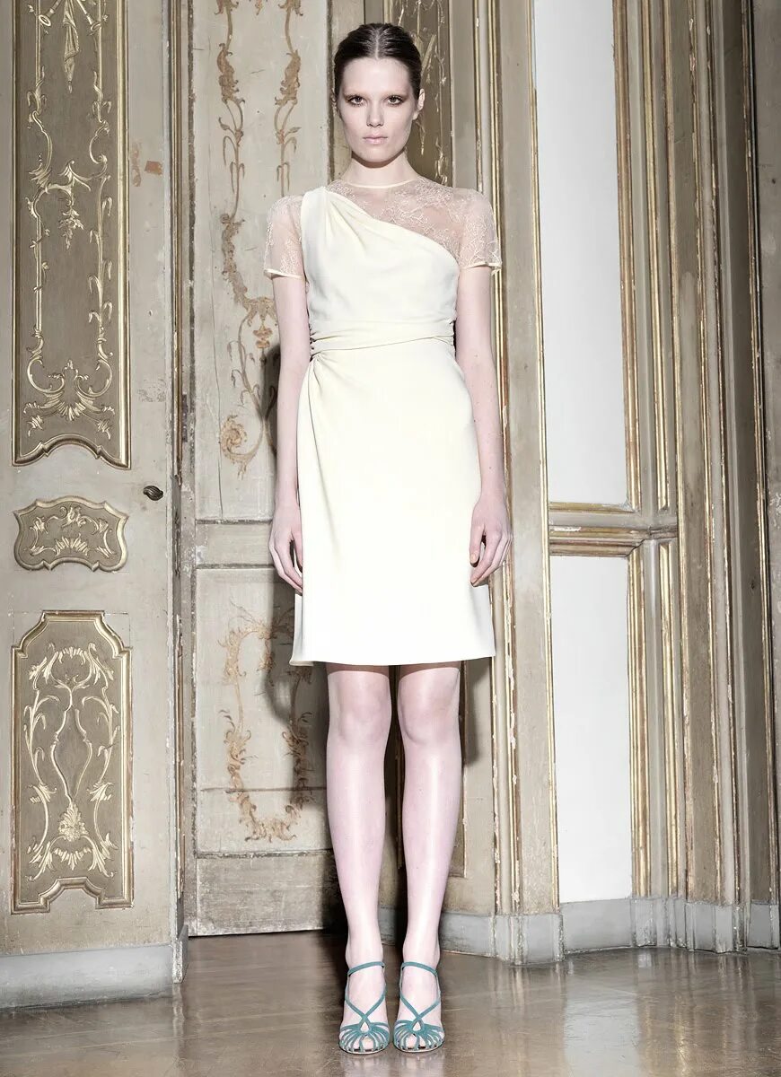 Платье пре Фалл Валентино. Valentino 2011. Свадебное платье Валентино 2011. Sfilata Bianca коллекция Валентино. Collection 2011