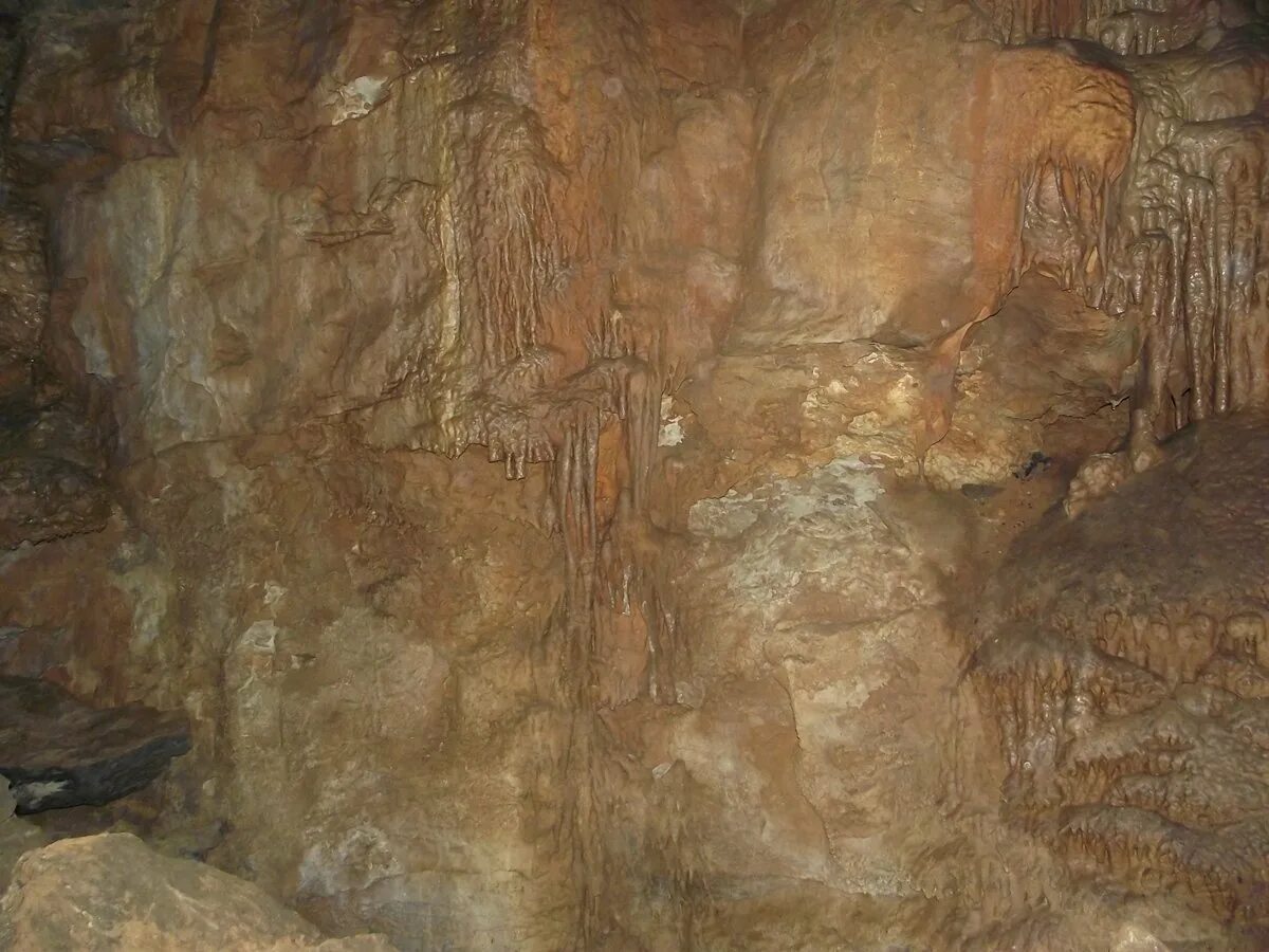 Пещера орешная красноярск. Факел на стене. Фактура пещеры. Стена пещеры текстура. Cave walls.