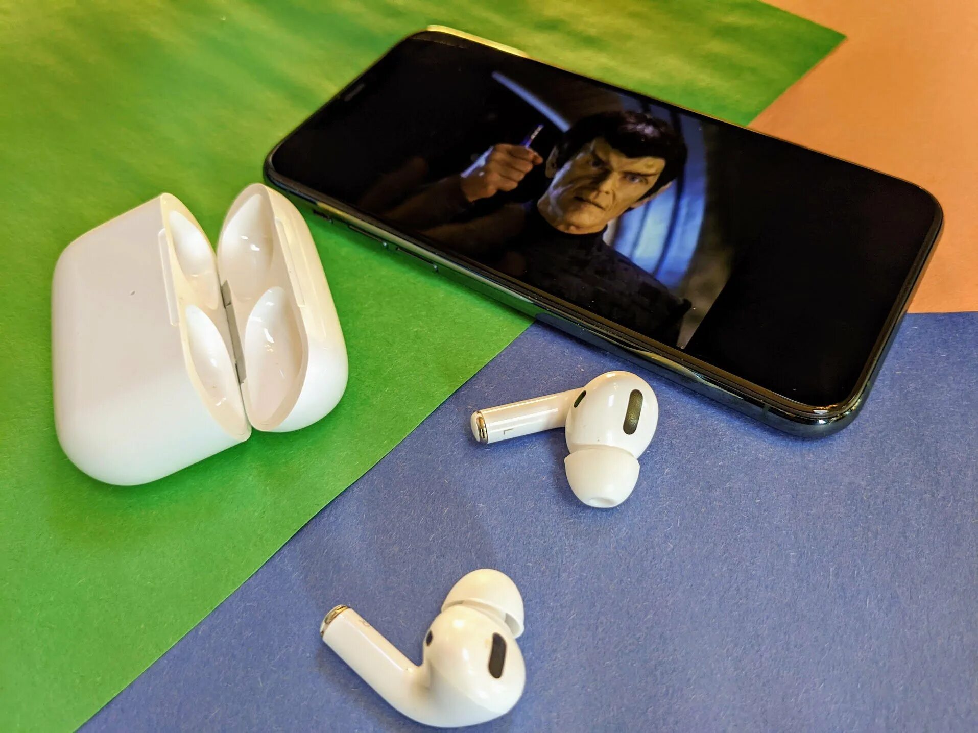 Как выглядит airpods. Airpods pro 3 iphone. аирподс 2 оригинал. наушники apple earpods pro 2. наушники airpods pro 2 оригинал.