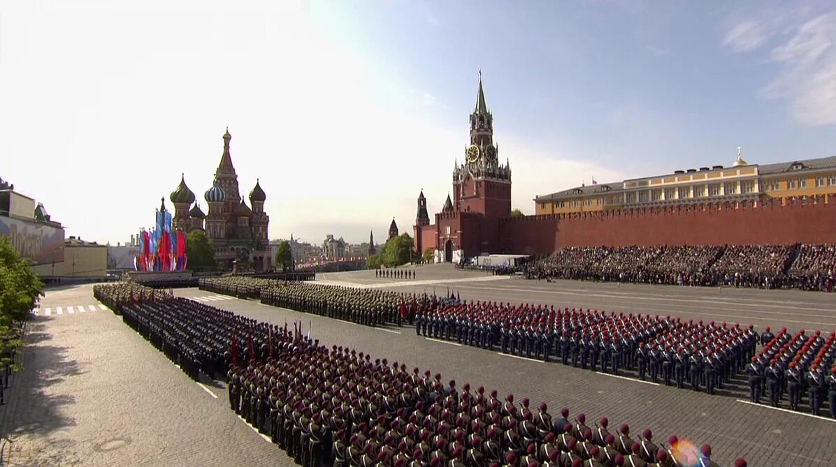 Парад Победы на красной площади в Москве. Парад на красной площади 9 мая. 9 Мая день Победы парад на красной площади. Московский Кремль парад 9 мая.