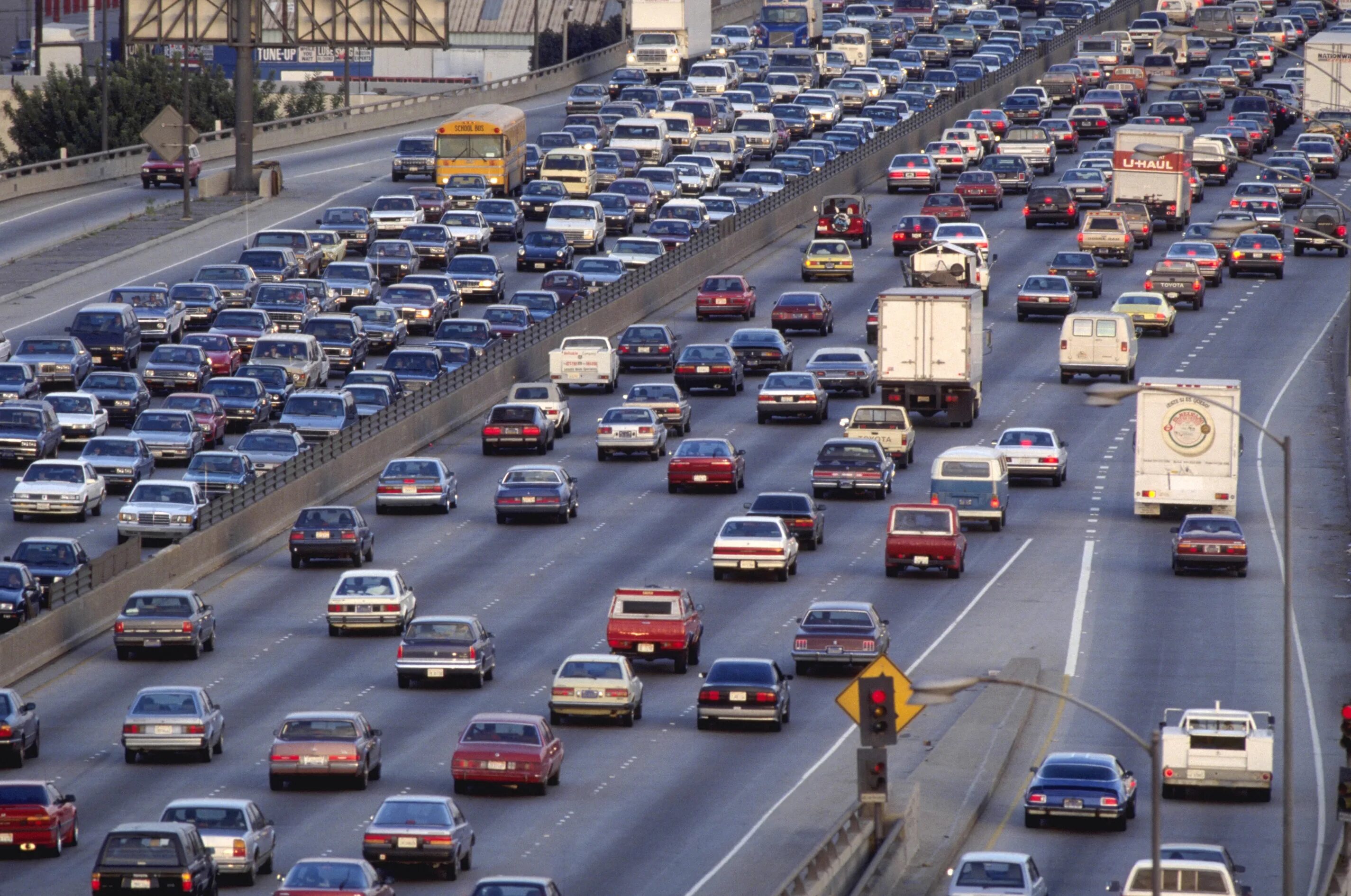 Автомобильный транспорт влияние. Автомобильный транспорт. Автомобильный транспорт в городе. Шум автотранспорта. Шумовое загрязнение окружающей среды.