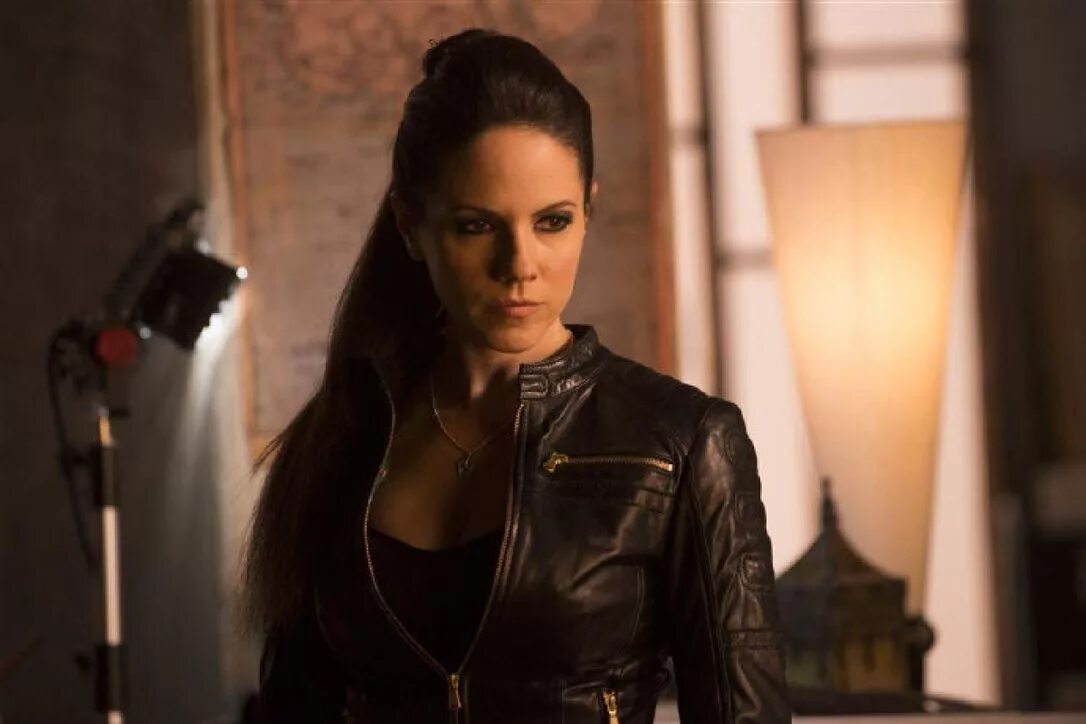 Зов крови бо и лорен. Зов крови сериал бо и лорен. Зов крови сериал 2010–2015. Кензи зов крови. Lost girl 4.