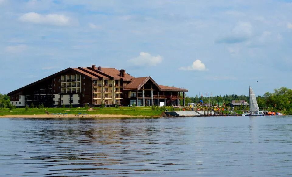 Dream beach club москва. Ресторан паруса крестовский остров. Патонг таиланд. Парк отель новый берег. Сохо кантри клаб москва.
