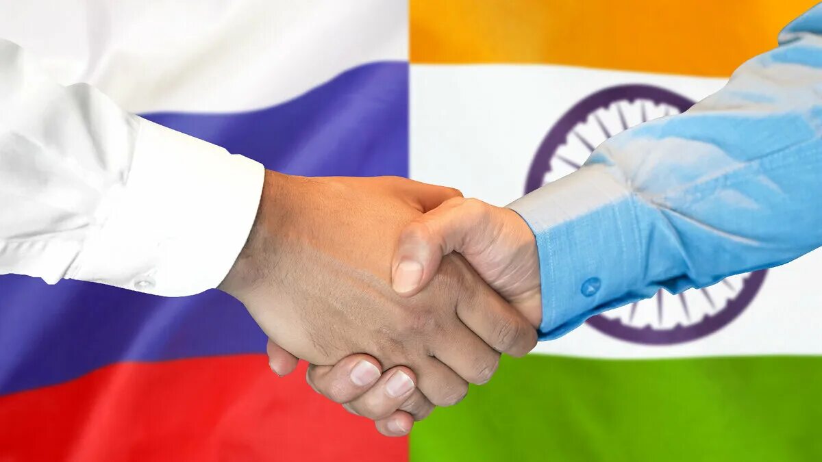 Россия в руках. Руки Россия и Индия. Индия и Россия сотрудничество. Рукопожатие в России.