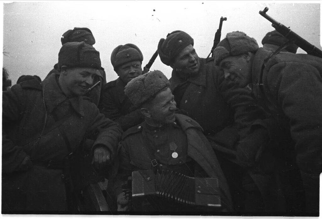 Советские бойцы в сталинграде. Солдаты ркка в сталинграде. сталинградская битва советские солдаты.
