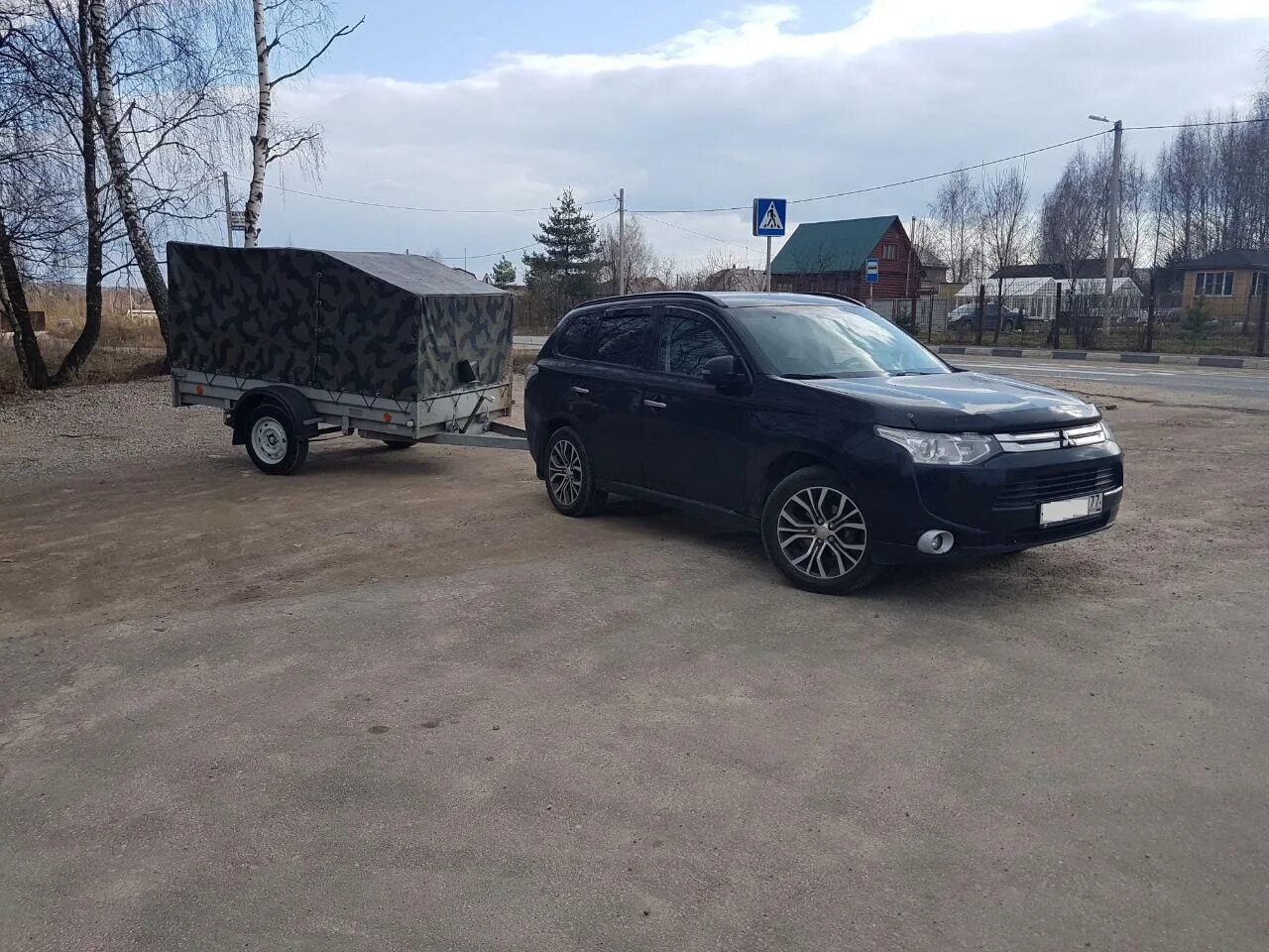 Можно ли прицеп на вариаторе. Mitsubishi Outlander с прицепом. Аутлендер 3 поколения с прицепом. Аутлендер 200 с прицепом. Outlander 3 прицеп цепь.