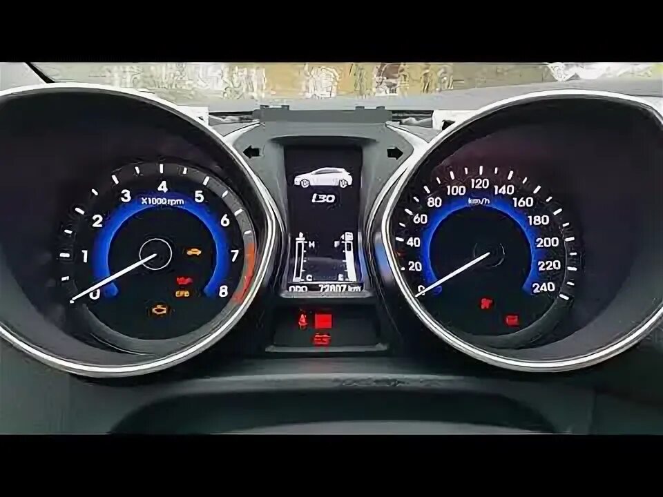 Хендай ай 30 2013 салон. Хендай i30 2 поколение. Hyundai i30 2011 торпеда. Панель i30. Панель i30.