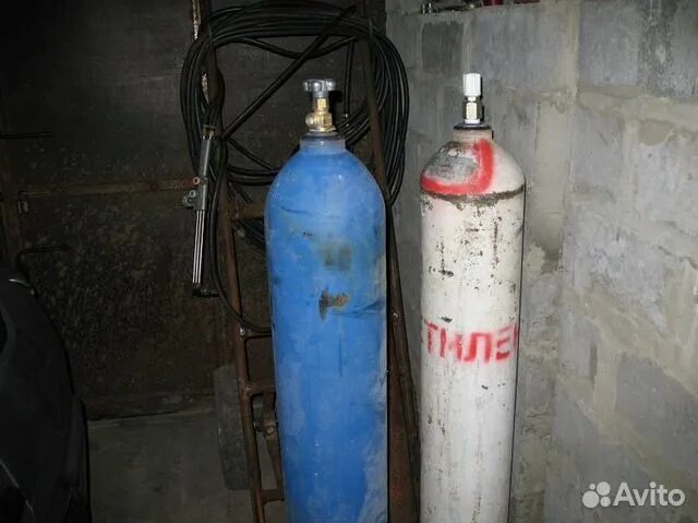 Баллон кислородный 10 л. Баллон с кислородом. Баллон ацетиленовый 10л новый тгс. Баллон кислородный 80л. Баллон ацетиленовый 10л.