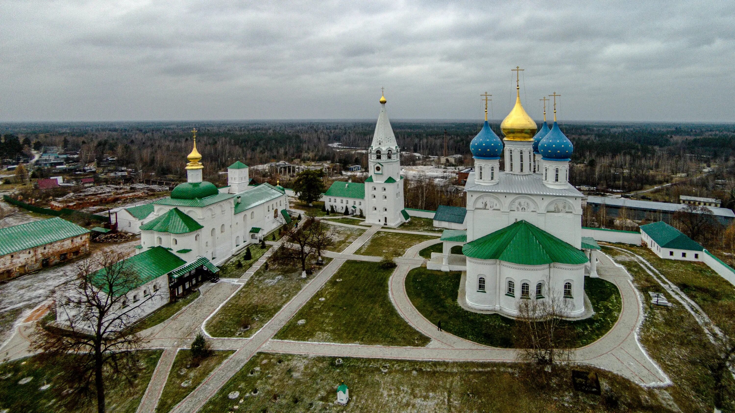 Поселки володарского района нижегородской области. Фролищи монастырь Нижегородская область. Флорищева пустынь Володарский район Нижегородская область. Монастырь Свято Успенская Флорищева пустынь. Мужской монастырь Флорищева пустынь.