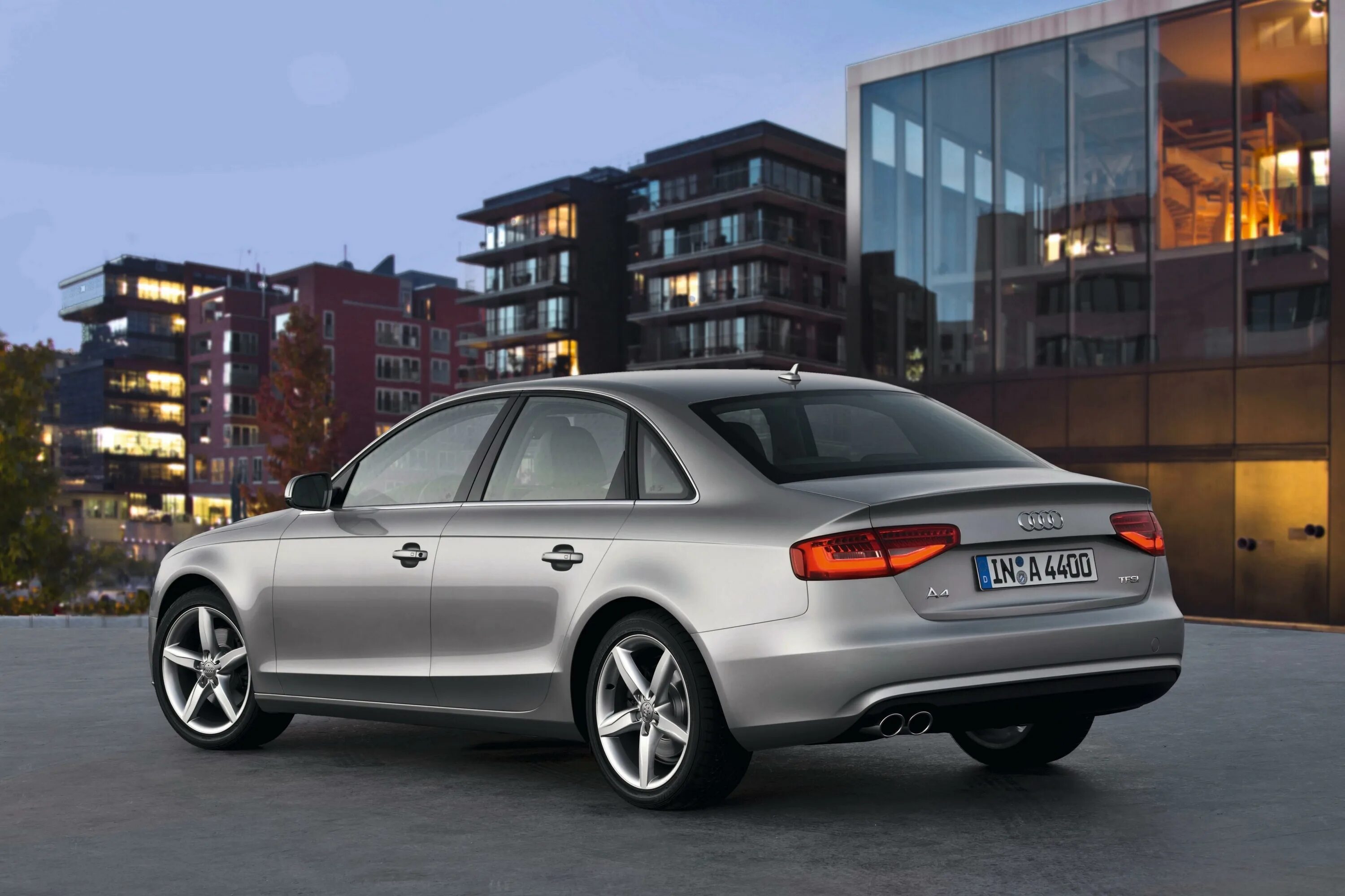 Где можно купить а 4. Audi a4 седан. Audi a4 2014. Audi a4 b8. Audi a4 2013.